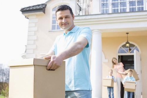 Commercial and residential moving van support in Balham